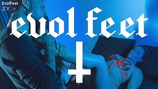 This Horny Milf's Feet Were Made For Your Pleasure