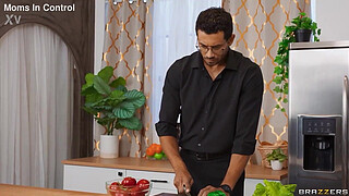 Can't Control Chloe Chloe Surreal / Brazzers/ Enter XVPROMO on official site for discount