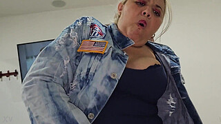 MY BLONDE BITCH SCREAMS TELLING ME: BREAK MY ARSE WITH YOUR BLACK DICK MY PRINCE.