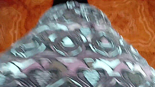 My stepmother bends down to pick up money, I take the opportunity to fuck her big butt