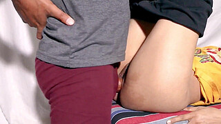 18 साल की स्कूल लड़की को भारतीय बड़े काले लंड से चोदा गया पूर्ण सेक्स वीडियो