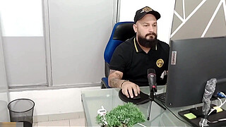 Woman gives her boss a rich oral to keep her job and he is satisfied after pouring milk in her mouth - Spanish porn