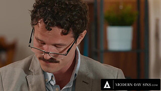 MODERN-DAY SINS - Pervert Therapist Is OBSESSED With Redhead MILF Lauren Phillips's Stunning Body