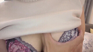 F tits beautiful chick with a plump body and excellent receptiveness [RanRan (stage actor)].