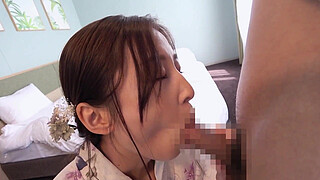 Beautiful and divine tits peeking out from a yukata and a pie-pan pussy with light pigmentation [Yunachi (stage actor)].