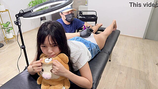 Cute babe seduce her tattoo artist while horny